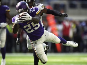 Baltimore Ravens v Minnesota Vikings

MINNEAPOLIS, MN - OCTOBER 22: Latavius Murray #25 of the Minnesota Vikings dives for a touchdown in the third quarter of the game against the Baltimore Ravens on October 22, 2017 at U.S. Bank Stadium in Minneapolis, Minnesota. (Photo by Hannah Foslien/Getty Images) ORG XMIT: 700070690
Hannah Foslien, Getty Images