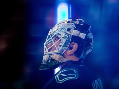 Abbotsford Canucks ride call-up goalie to 5-3 win - North Delta Reporter