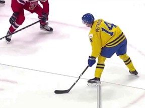 Elias Pettersson scores against the Czechs on Thursday in a 3-1 win for Sweden.