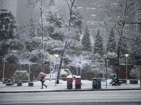 A long period of snowfall, with total amounts of 10 to 20 cm is expected for Metro Vancouver.