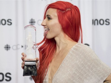 Lights celebrates her Juno win for Pop Album of the Year at the Juno Gala Dinner and Awards show in Vancouver, Saturday, March, 24, 2018.