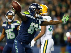 Ed Dickson of the Seahawks celebrates the winning touchdown in the fourth quarter at CenturyLink Field on Nov. 15, 2018, in Seattle.