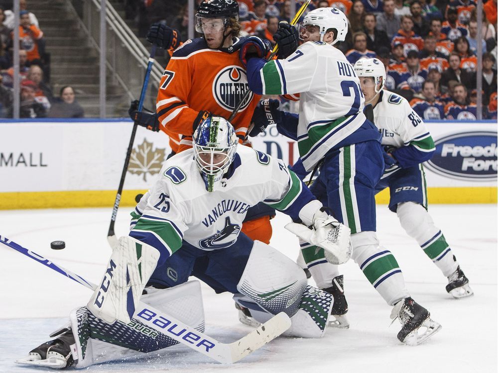 Canucks' goalie-whisperer sees Markstom making major gains in his game ...