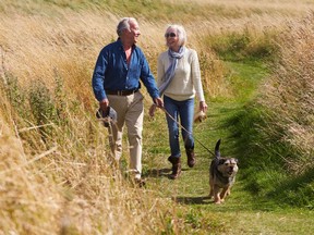 A national study of adult development and aging that recruited more than 50,000 Canadians between the ages of 45 and 85 has found that over one-third of older Canadians are choosing to age with pets and that, for some people, living with pets can increase life satisfaction.