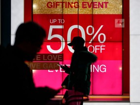 FILES-BRITAIN-ECONOMY-RETAIL-CHRISTMAS