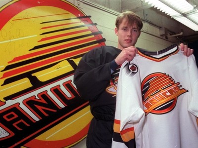 Canucks fans love the Flying Skate jersey, so why don't we see it more?