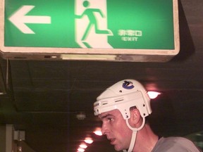 Trevor Linden leaves the ice surface in Tokyo as Canucks captain for the last time during the team’s training camp there in October 1997.