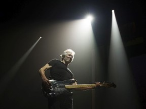 VANCOUVER. October 28 2017. Pink Floyd co-founder Roger Waters performs on his Us + THEM tour at Rogers Arena, Vancouver, October 28 2017. Gerry Kahrmann / PNG staff photo) ( Prov / Sun News ) 00051126A Story by Stuart Derdeyn [PNG Merlin Archive]