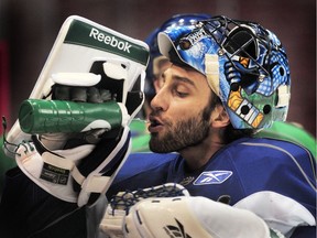 Roberto Luongo went 242 minutes and 36 seconds during the 2009-09 season without giving up a goal, setting a franchise record at the time.