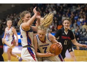 Semiahmoo's Tara Wallack (#7) was named the tournament’s most valuable player, with 23 rebounds on Saturday to go with 29 points, eight assists, three blocks and four steals.
