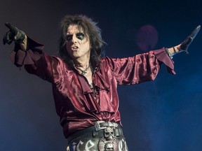 LONDON, ENGLAND: Alice Cooper performs at The O2 Arena Featuring: Alice Cooper Where: London, United Kingdom When: 10 Oct 2019 Credit: Neil Lupin/WENN ORG XMIT: wenn37172715