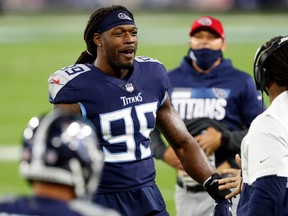 Free agent edge rusher Jadeveon Clowney signed with the Cleveland Browns.