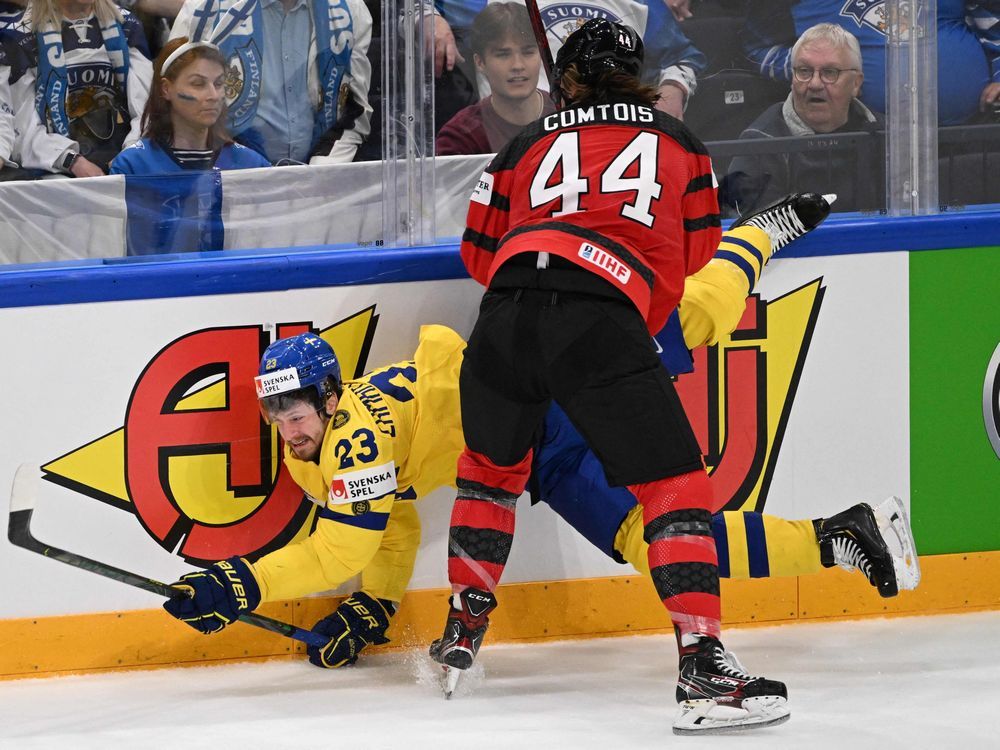 Olivers Ekmans-Larsons no Canucks pasaules čempionātā salauza pēdu