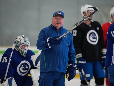 The Daily: Canucks Coach Boudreau Could've Played Pro Baseball