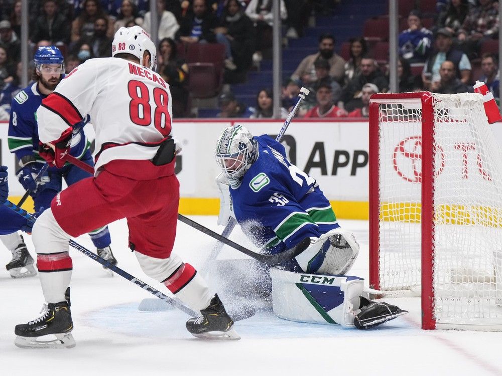 Canucks down Jets in shootout for 3rd straight win under Boudreau