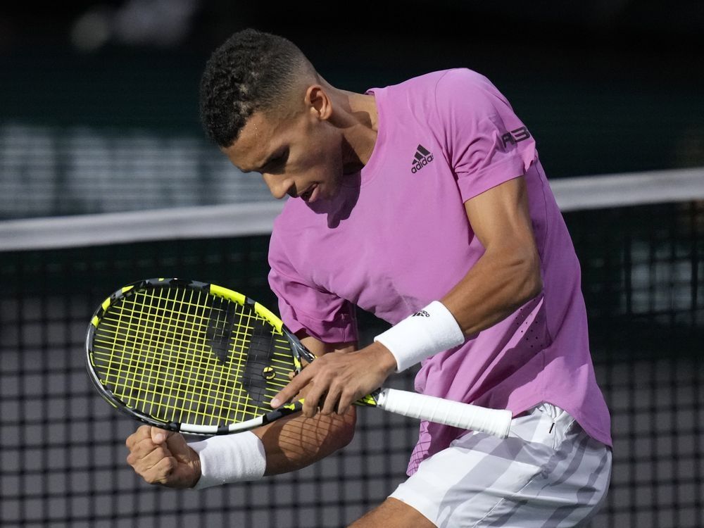 Auger-Aliassime continues scorching season-ending run with win over Tiafoe in Paris