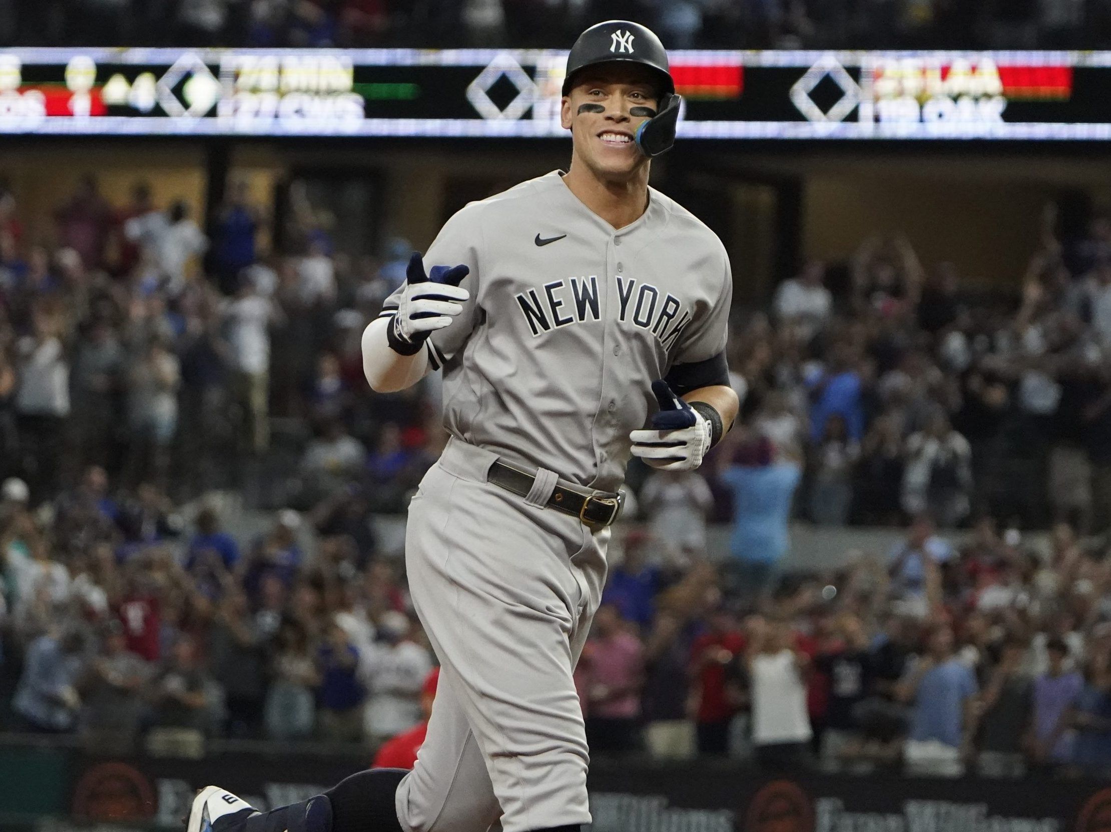 AARON JUDGE BACK TO YANKEES!! Judge reportedly signs 9-year $360