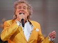 Sir Rod Stewart performs onstage during Queen Elizabeth's Platinum Party at the Palace in front of Buckingham Palace, in London, Britain, June 4, 2022.  Jeff J Mitchell/Pool via REUTERS