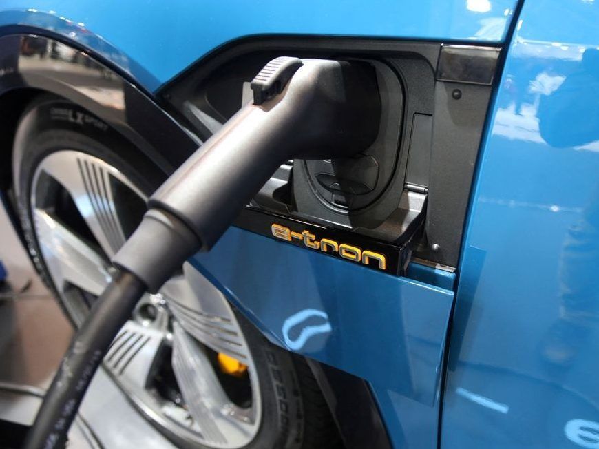 Vancouver gets 75 new electricvehicle chargers as part of federal government's multimillion
