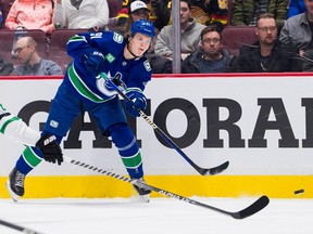 Canucks: RFA winger Vitali Kravtsov reportedly signing two-year KHL deal