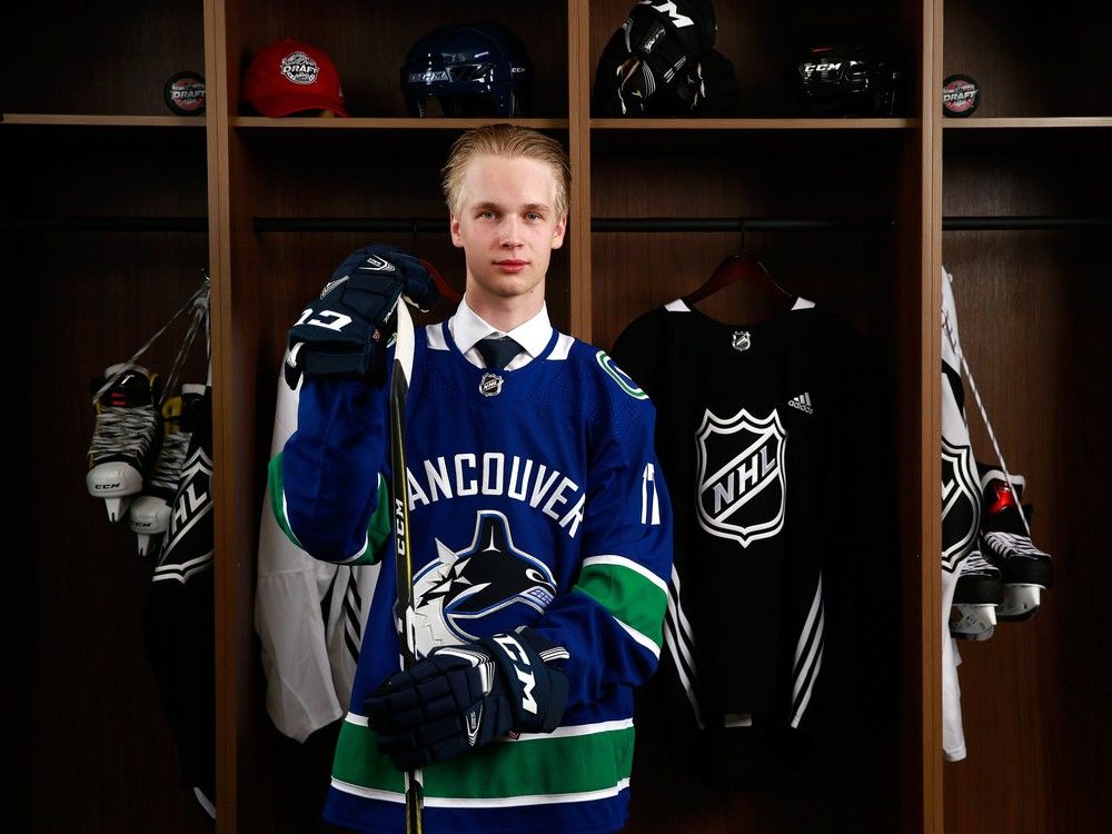 Star prospect Thatcher Demko backstops Canucks to win over Columbus in his  NHL debut - Vancouver Island Free Daily