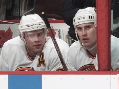 Former Vancouver Canucks winger Alex Mogilny should be in the Hockey Hall  of Fame