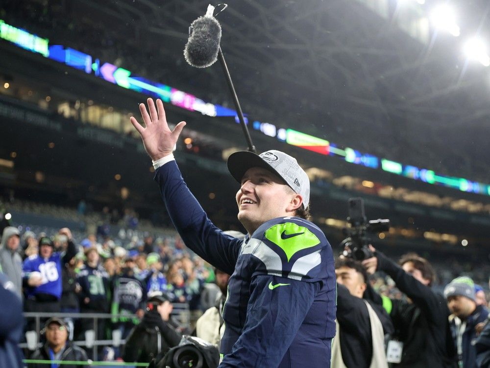 Another Monday night win puts Seahawks QBs in the spotlight The Province