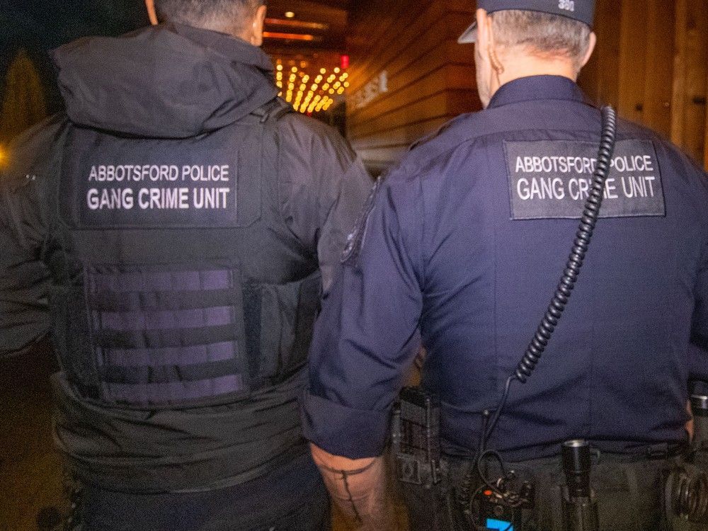 La police d'Abbotsford et de Surrey a émis des avertissements concernant un stratagème d'extorsion visant des entreprises.  L'APD a déclaré que plusieurs entreprises avaient reçu une lettre demandant de l'argent en échange de 