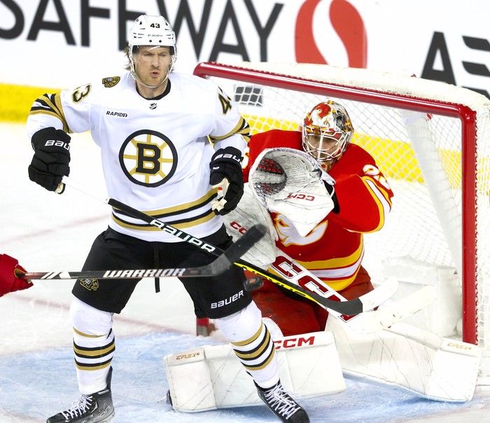 canucks signings danton heinen