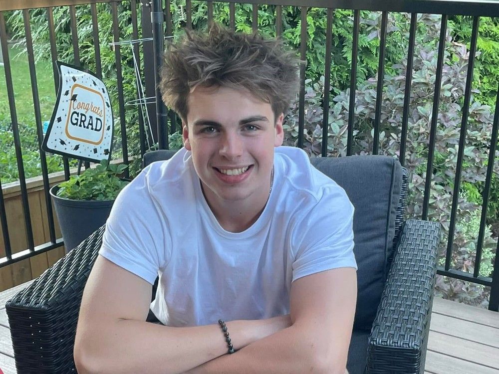 Port Coquitlam teen in coma after falling on North Shore mountain