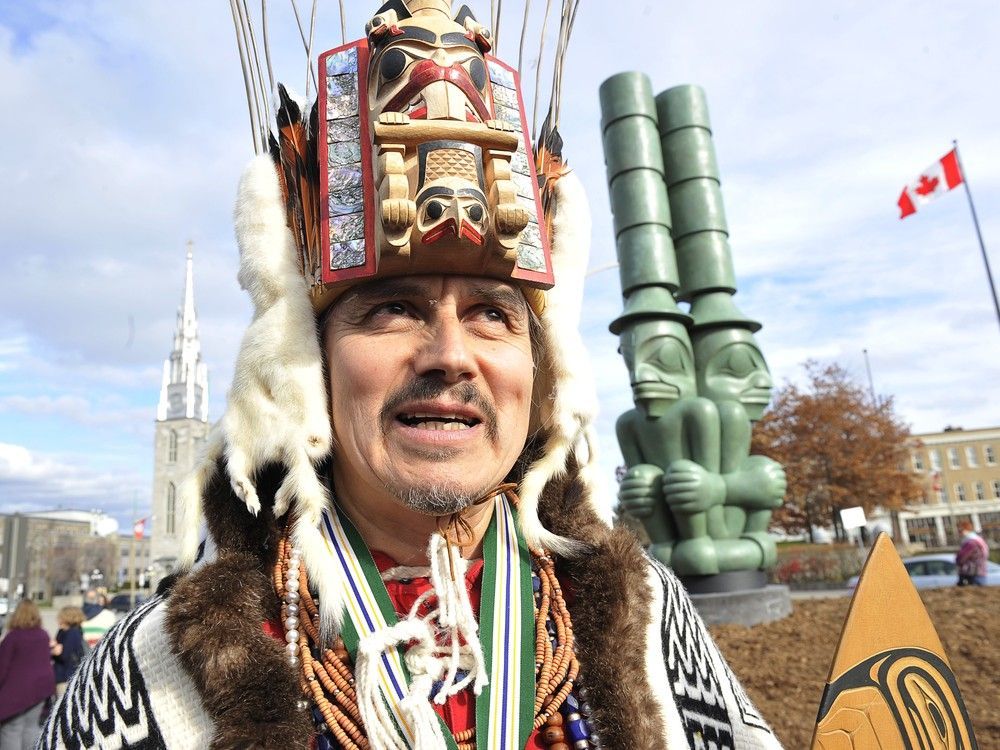 Book paints fascinating and gorgeous picture of Haida master carver 7IDANsuu James Hart