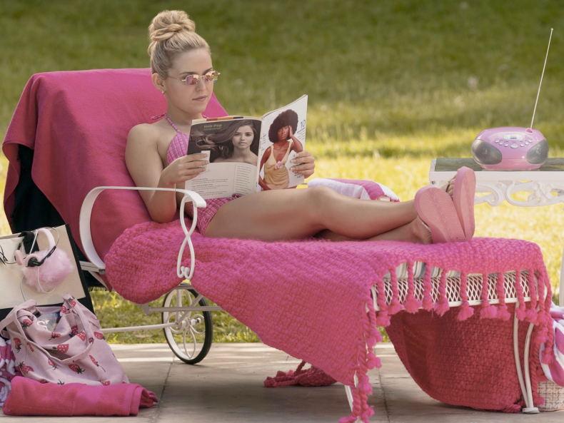 In the new Prime Video series Elle, everyone’s pretty in pink feminist from Legally Blonde gets a high school origin story. The Vancouver-shot series follows Elle (Lexi Mintree) as she is uprooted and moved to Seattle from Bel-Air. The first season of the show drops on July 1 and the second second season is currently in production here.