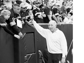 Former Green Bay Packers' great Bart Starr is participating in a clinical trial using stem cells as a possible treatment for strokes, his family says.