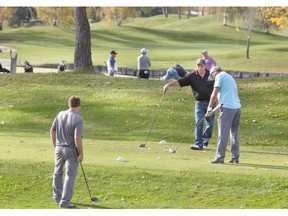 SASKATOON, SASK.; OCTOBER  9, 2015 - Business this late in the season is great for the golf courses, October 9, 2015. Saturday forecasted temperature has the potential to break a record. (GORD WALDNER/The StarPhoenix)
