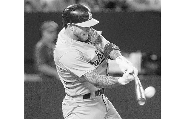 Jays' Brett Lawrie traded to Athletics for Josh Donaldson