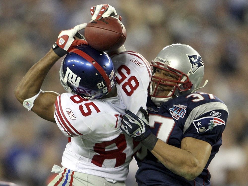 Giants shock Patriots in Super Bowl XLII