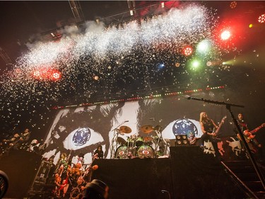 Vince Neil and Mötley Crüe's final tour concert at SaskTel Centre, December 10, 2015.