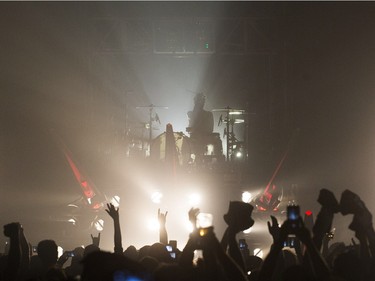 Vince Neil and Mötley Crüe's final tour concert at SaskTel Centre, December 10, 2015.