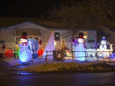Saskatoon's Christmas lights tour takes us to 33rd Street West, December 7, 2015.
