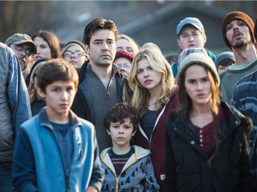 Ron Livingston and Chloë Grace Moretz star in "The 5th Wave."