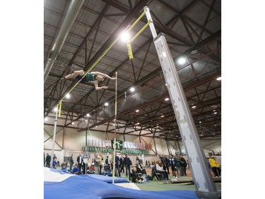 Austin Edwards from the University of Saskatchewan competes in the pole vault during the Sled Dog Open at the Saskatoon Field House, January 16, 2016.