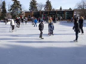 SASKATOON, SASK.; JANUARY 28, 2016 - 0130 weather skating   The Meewasin Rink Skaters Lodge with its soft and melting ice was packed with skaters enjoying the above normal temperatures, January 28, 2016 (GORD WALDNER/Saskatoon StarPhoenix)