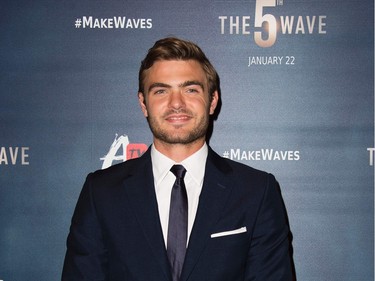Actor Alex Roe attends "The 5th Wave" premiere at the Pacific Theatres at The Grove in Los Angeles, California, January 14, 2016.