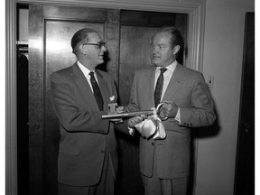 Comedian Bob Hope (R) receives the biggest key Saskatoon Mayor John McAskill could find, February 18, 1955. Hope was performing in Saskatoon as the city celebrated its Golden Jubilee.
(Provincial Archives of Saskatchewan StarPhoenix Collection S-SP-B3087-7)