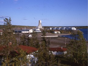 The Gunnar uranium mine, on the north shore of Lake Athabasca, before its 1964 abandonment.