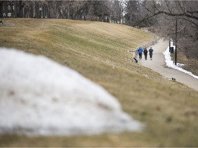 Joggers take advantage of another day of the unseasonably warmer winter along the Meewasin Trail beside the South Saskatchewan river on Monday, March 21st, 2016. (Liam Richards/Saskatoon StarPhoenix)