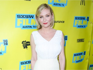 Kirsten Dunst arrives at the screening of "Midnight Special" during South By Southwest at the Paramount Theatre on March 12, 2016 in Austin, Texas.