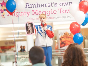 Melissa Rauch as Hope Ann Greggory in "The Bronze."