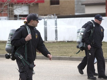 Saskatoon Police and the Saskatoon Fire department and their Hazmat unit attend to a situation in the 300 block Avenue K North, April 15, 2016.