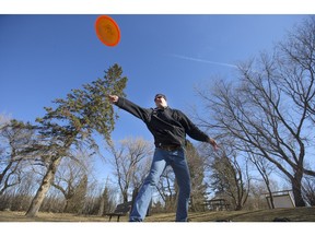 File Photo. SASKATOON,SK-- April 04/2016 0405 news weather --- John Kuzma tees off for a round of disc golf in Diefenbaker Park, Monday, April 04, 2016. (GREG PENDER/STAR PHOENIX)